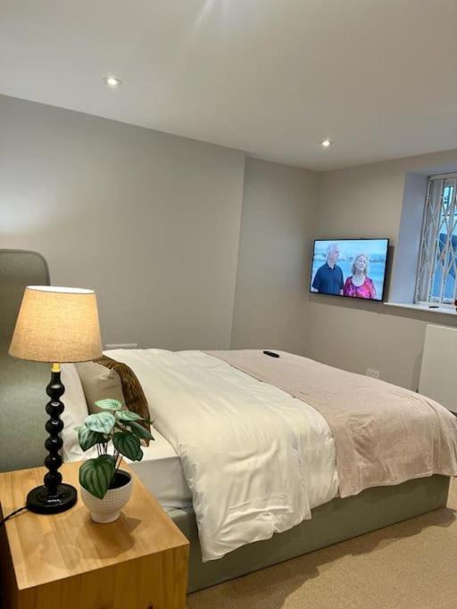 Appartamento New Flat In Holland Park Londra
